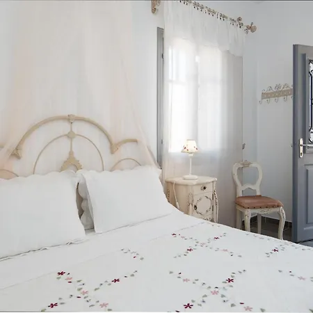 Lägenhetshotell Frazeska Kamarai