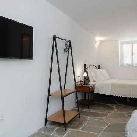 Frazeska Aparthotel Kamarai